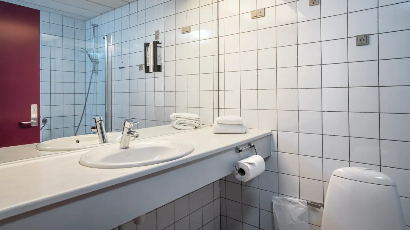 Thon_Hotel_Hoje_Taastrup_Moderate_Twin_Room_Bad