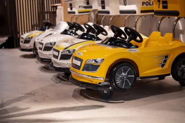 Flere lekebiler for barn