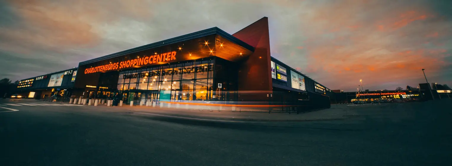 Fasadebilde av kjøpesenteret Charlottenbergs Shoppingcenter 