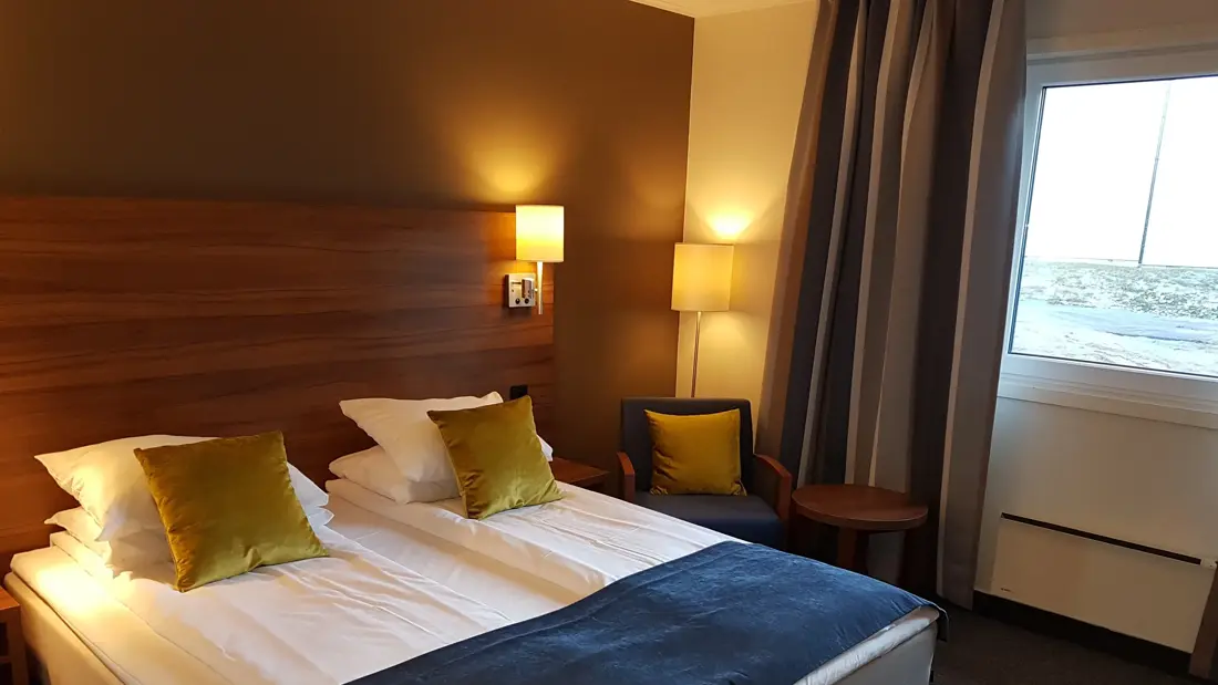 Dobbeltseng i dobeltrom på Thon Hotel Narvik