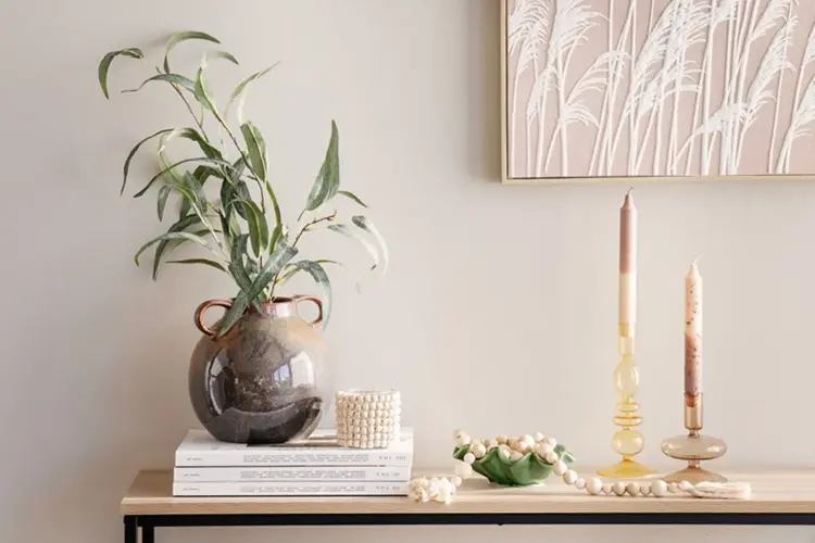 Trenger du inspirasjon eller hjelp til å klargjøre bolig for salg eller gjøre et rom til ditt eget? Nå tilbyr Kremmerhuset personlig boligstyling.