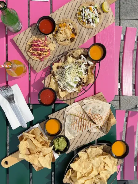 Meksikanske retter på et bord