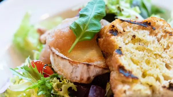 Saporito chevre salat