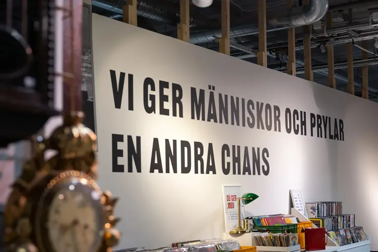 Fynda allt från kläder till unika prylar för hemmet.