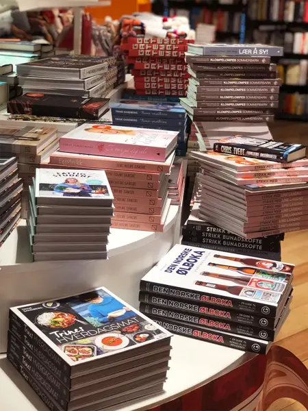 Bøker stabler 