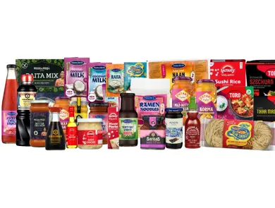 Stort utvalg asiatiske matvarer som sauser, nudler, curry, ris og krydder.