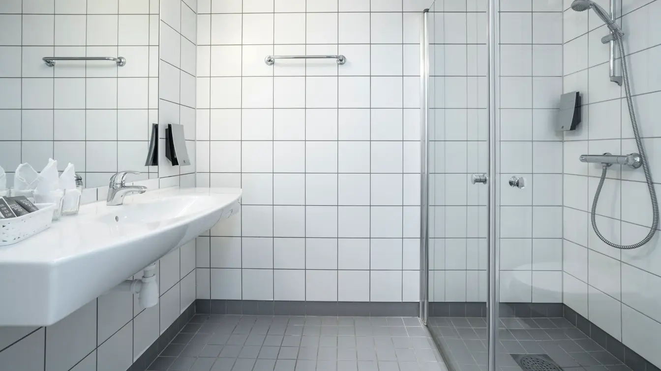 Thon_Hotel_Halden_Superior_Room_Bad