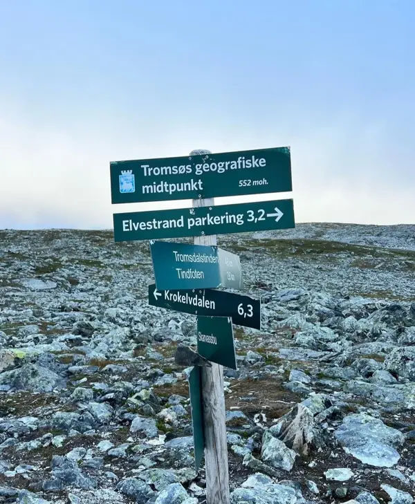 Tromsøs geografiskemidtpunkt.jpg