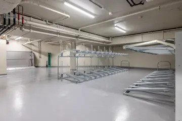 Sykkelrom med sykkelstativ