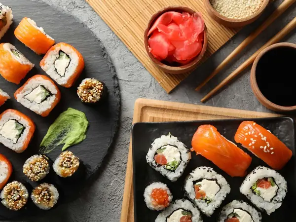 Sushi på fat