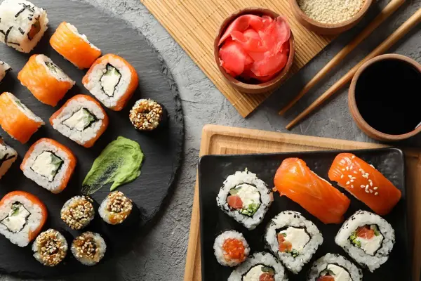 Sushi på fat