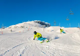 Alpinkjører i alpinbakken ved Thon Hotel Skeikampen