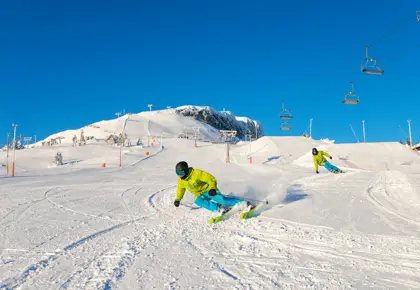 Alpinkjører i alpinbakken ved Thon Hotel Skeikampen