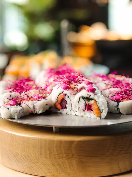 Rosa maki Sabrura
