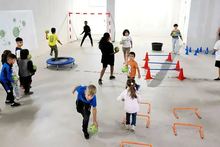 Spela handboll på jullovet