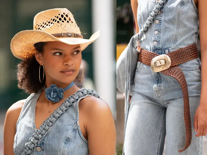 detaljbilde av cowboyhatt, choker og olatopp, brunt lærbilde jeans og jeansveske