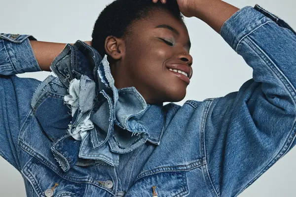 Carlings modeller med denim