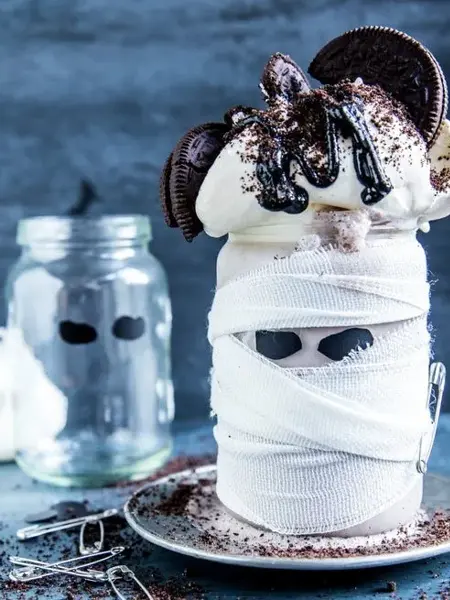 Glass pyntet som spøkelse, halloween