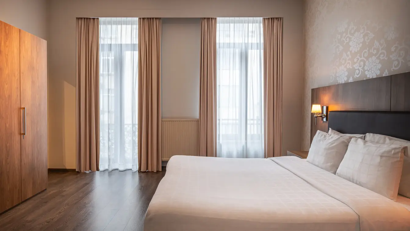 ThonResidenceFloranceBedroom()