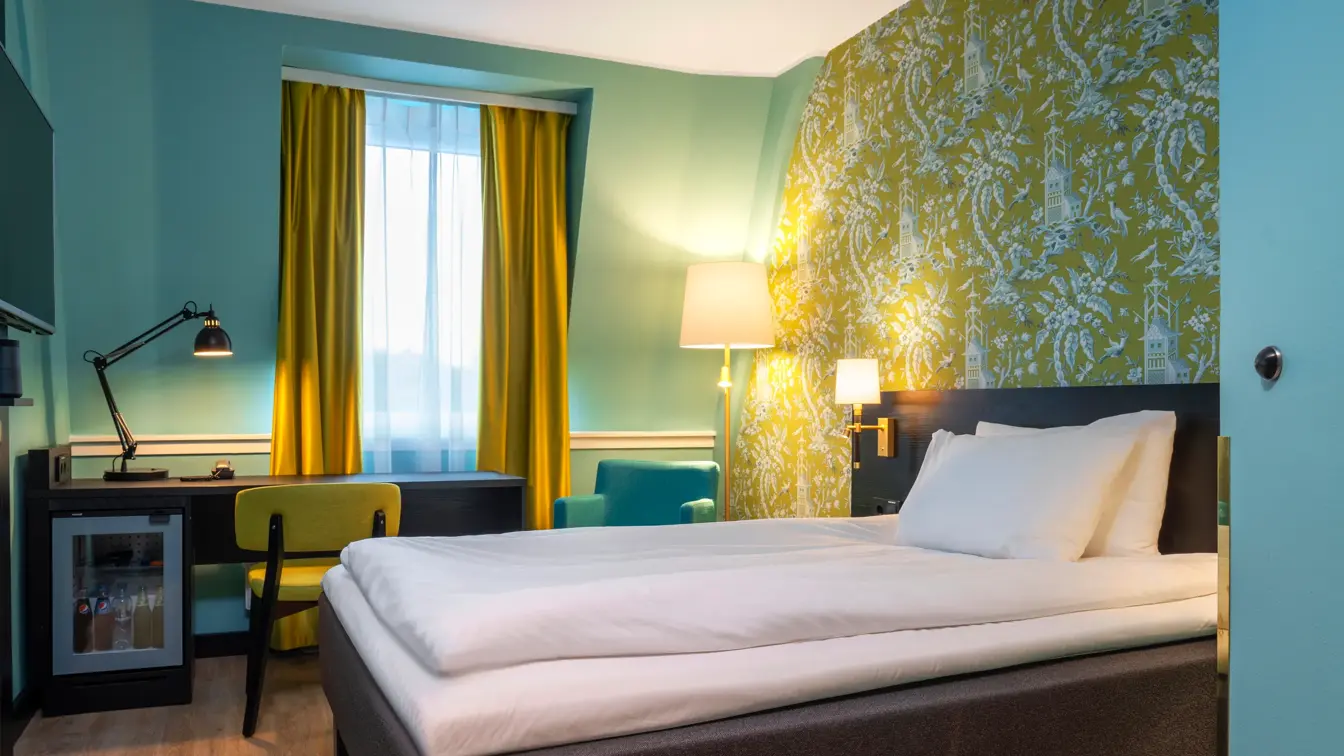 Thon_Hotel_Maritim_Standard_Room_Queen