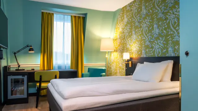 Thon_Hotel_Maritim_Standard_Room_Queen