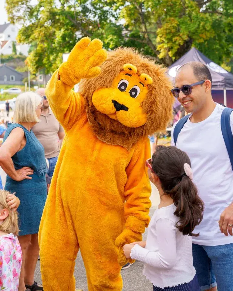 Vågsbygd-dagene amfi vågsbygd kjøpesenter årets kjøpesenter løve barn maskottreff