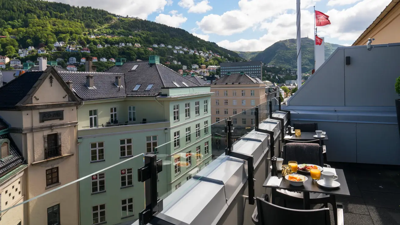 Frokost på terrassen på Thon Hotel Bristol Bergen
