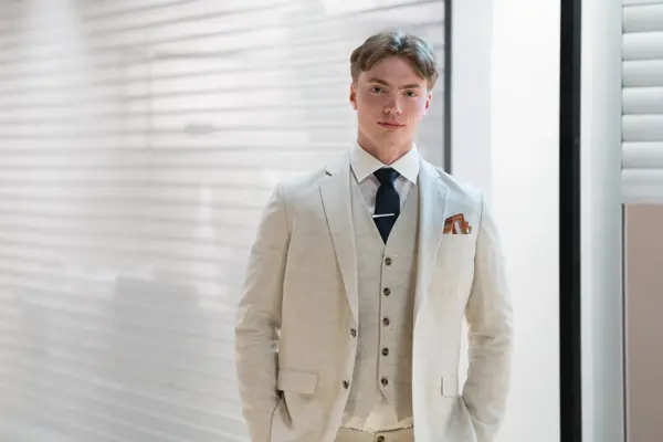 Dressmann blazer1700 bukse799 vest799 skjorte799 tørkle249 slips299 Nye Sko 1499-6.jpg