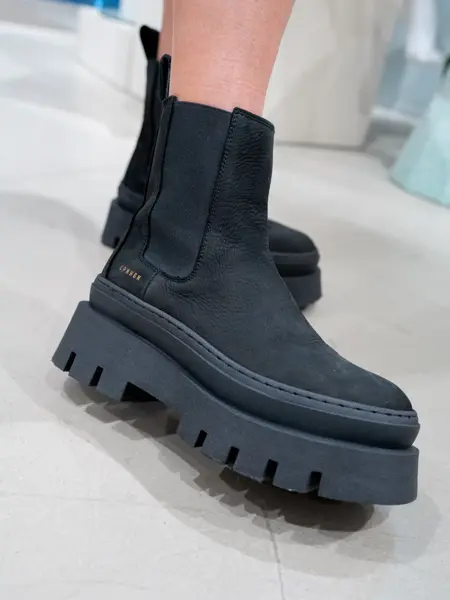 Message kåpe 3499 blazer 1800 skjørt 750 Vibe boots 2799-19.jpg