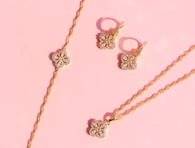 Smykke, armbånd og ørepynt