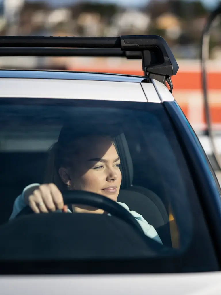 Bilder av kundereise når man parkerer eller lader