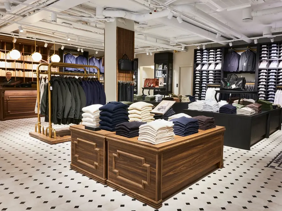 butikkinnredning og klær hos volt åsane storsenter