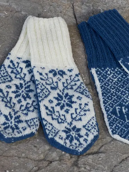 To par Raumavotter i hvitt og blått