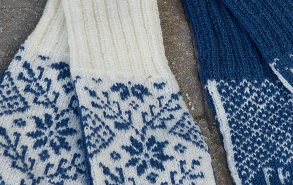 To par Raumavotter i hvitt og blått