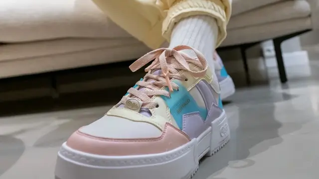 Pels produkter og lange jakker hos Freyja