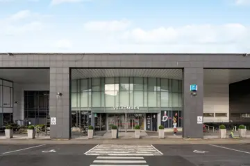 Fasaden til Thon Senter Åsane, hovedinngang.