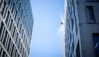 Fasadevask på diagonalen. 
