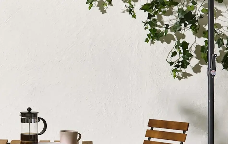 Parasoll på på en uteplass 