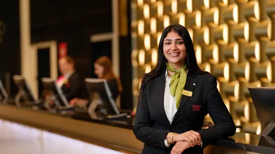 Fotoshoot av medarbeidere på Thon Hotels, på oppdrag av HR til rekruttering. Men kan brukes utover dette formål.