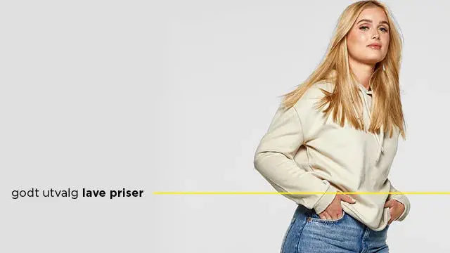 dame foran grå bakgrunn