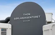 Thon Sørlandssenteret fasade med logo.