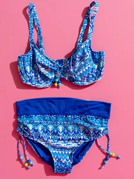 Badetøy i knalle farger til alle kropper sommeren 2022