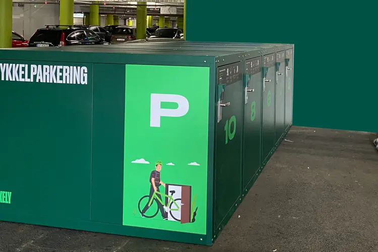 Sykkelskapene finner du i første etasje i parkeringshuset
