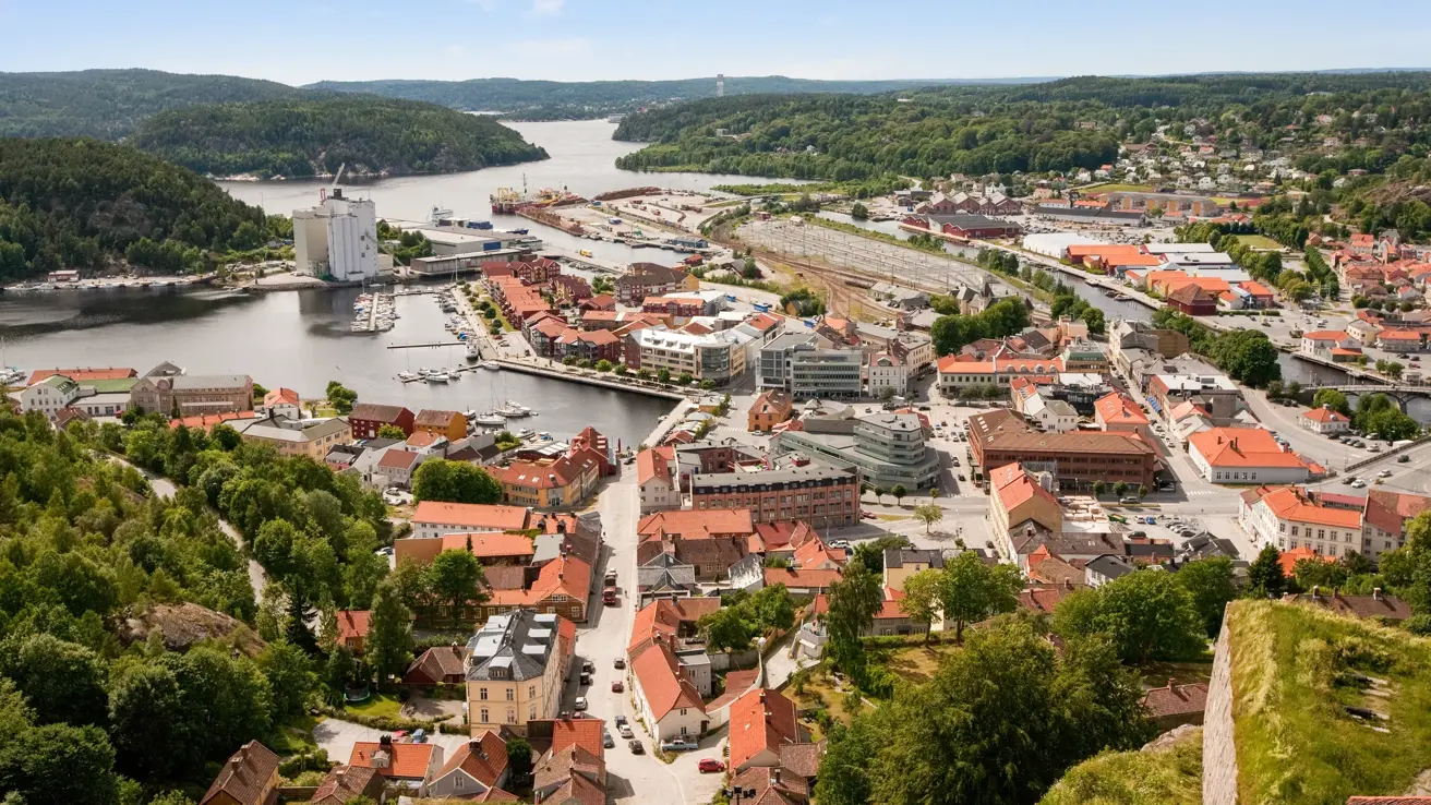 Oversiktsbilde av Halden, tatt fra Fredriksten festning