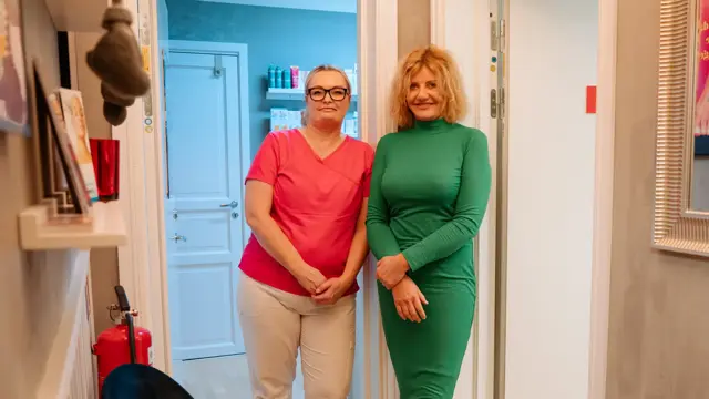 ansatte hos hudpleieklinikk