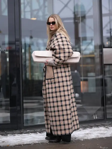 B0004938PM8294R000742P220L104HASBL