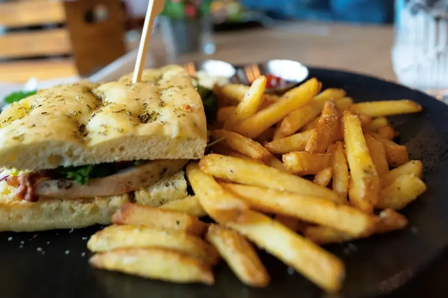 Foccatia med pommesfrittes