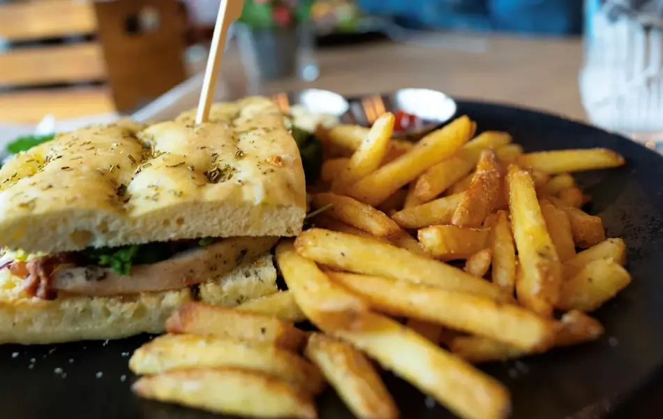 Foccatia med pommesfrittes