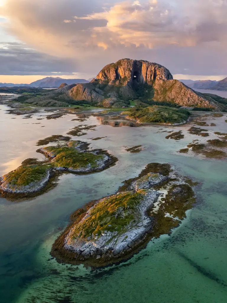 Torghatten-Brønnøysund-Stock.jpg