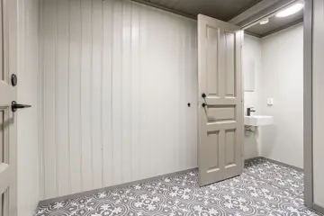 Badet i kontorlokalet Svensgården på Bryggen i Bergen.